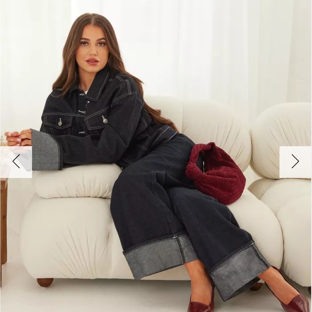 NWT Boohoo Deep Indigo Wide Legs Cuffed Denim